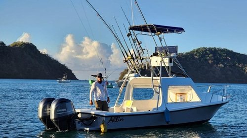 Sport fishing Playa Herradura